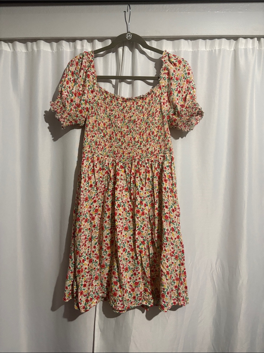 Smocked Puff-Sleeve Casual Dress in Cream Floral